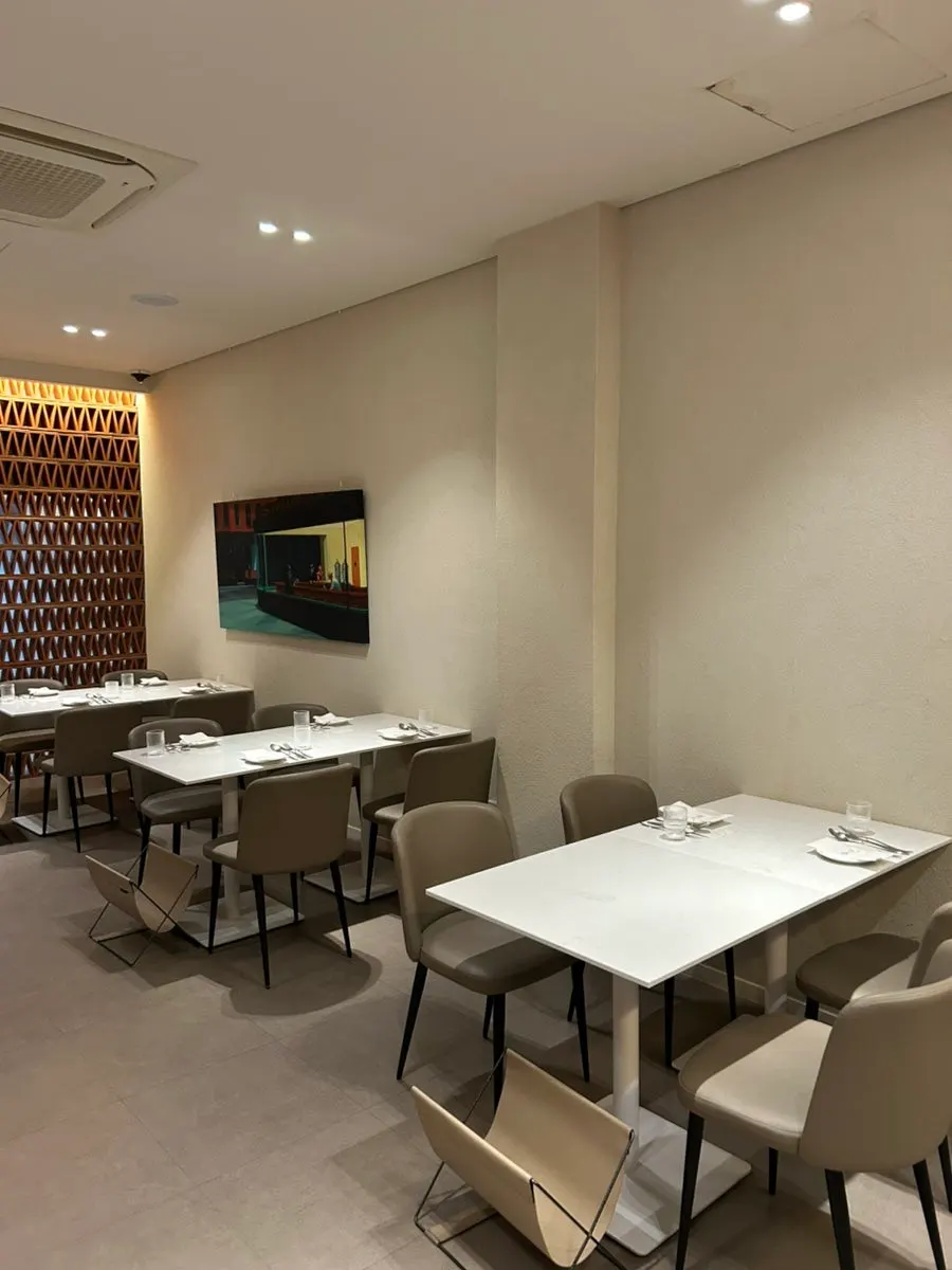 MOI's interior design and lighting