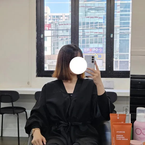시술 전 상담 중인 단발 모발 상태