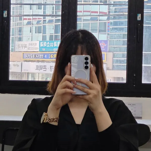 끝이 가벼워진 단발 레이어드 컷 완성 모습