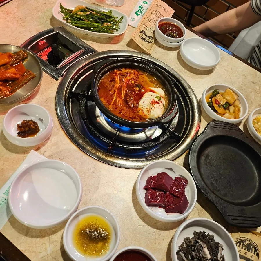 Gopchang table setting ordered in advance by my friend