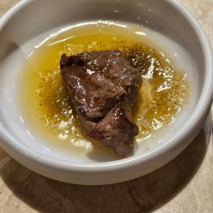 Crisp bean sprouts dipped in sauce