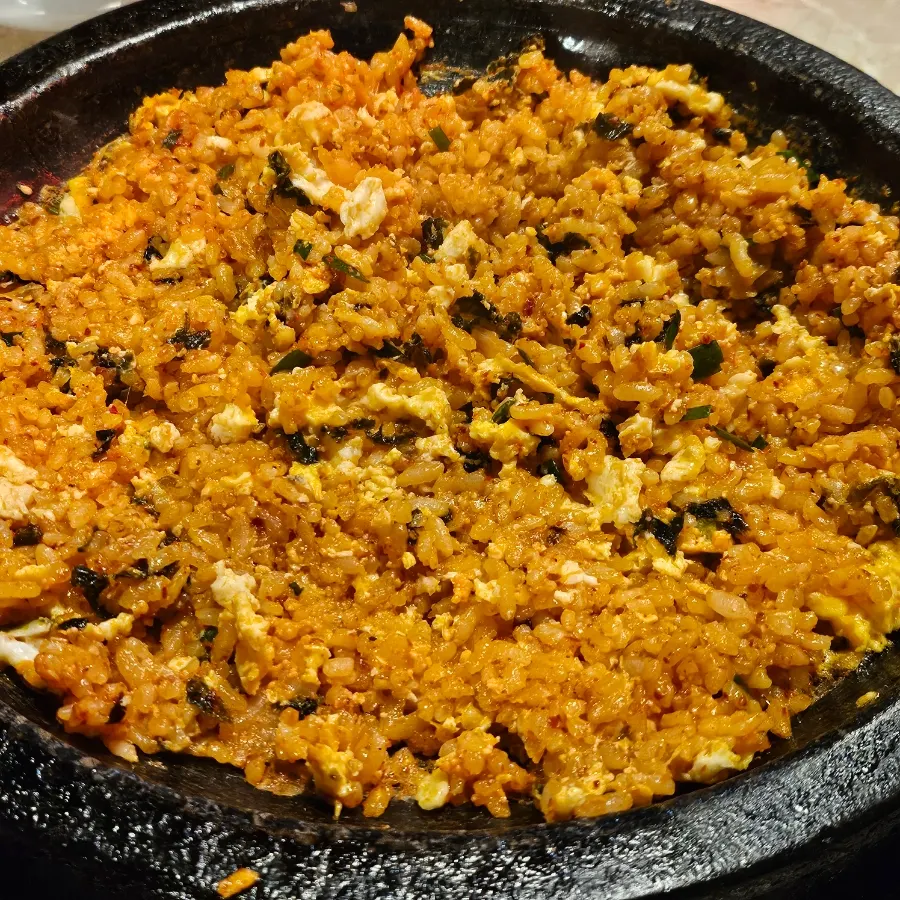 Fried rice crisped into nutty nurungji