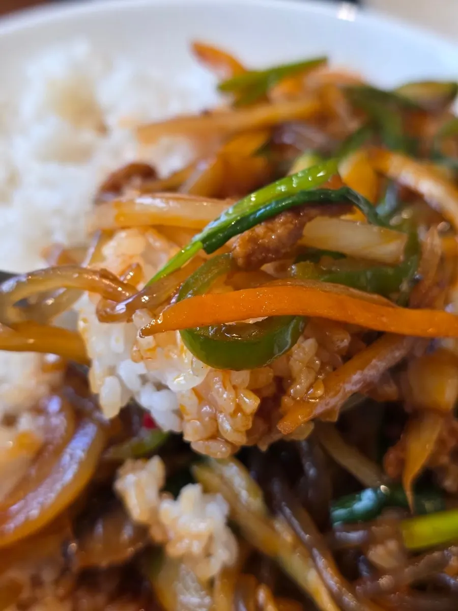 Japchae rice with jjampong broth
