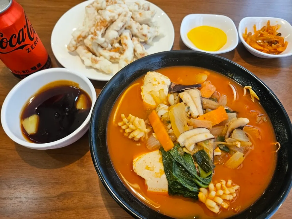 Steaming hot sundubu jjampong at Yugwanjang Banjeom