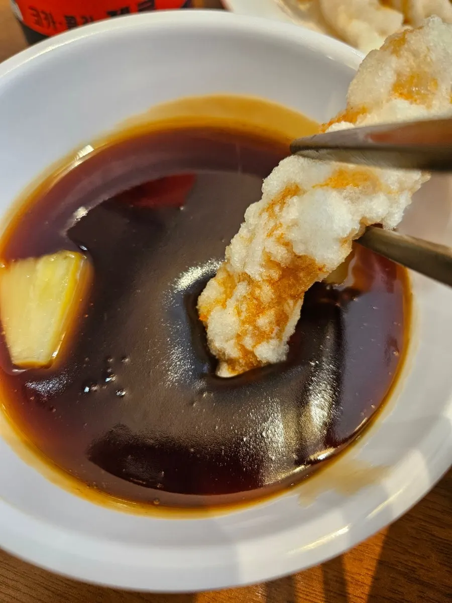 Freshly fried mini tangsuyuk at Yugwanjang Banjeom