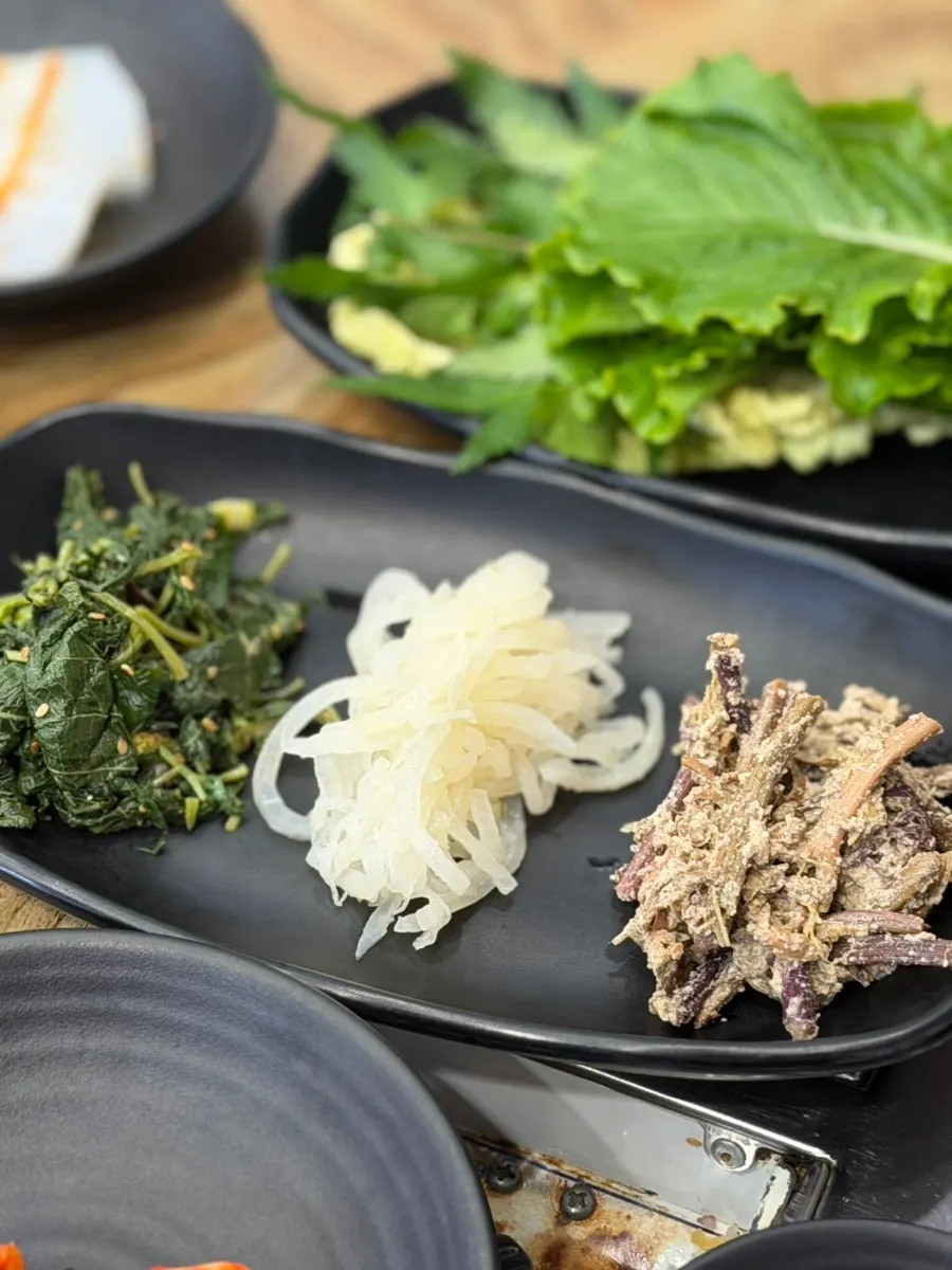 리필 가능한 나물 반찬 접시