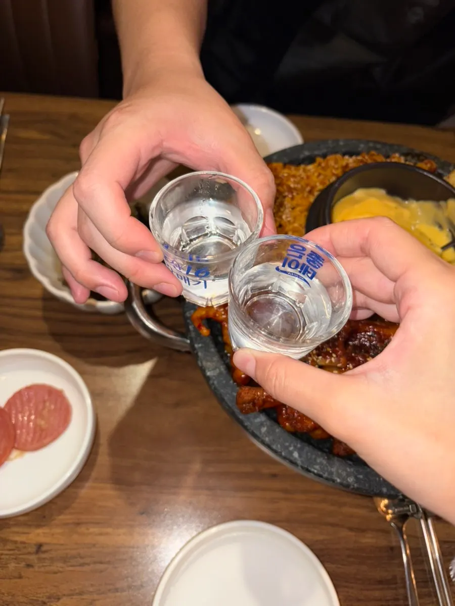 오동통한 튤립닭발 한 조각