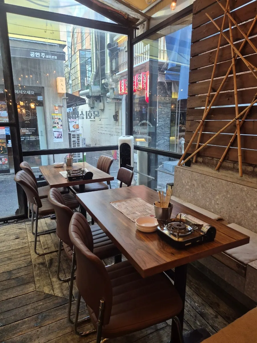 Mokhwa Silbi's casual interior vibe