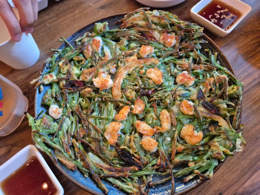 Crispy fried shrimp chive pancake