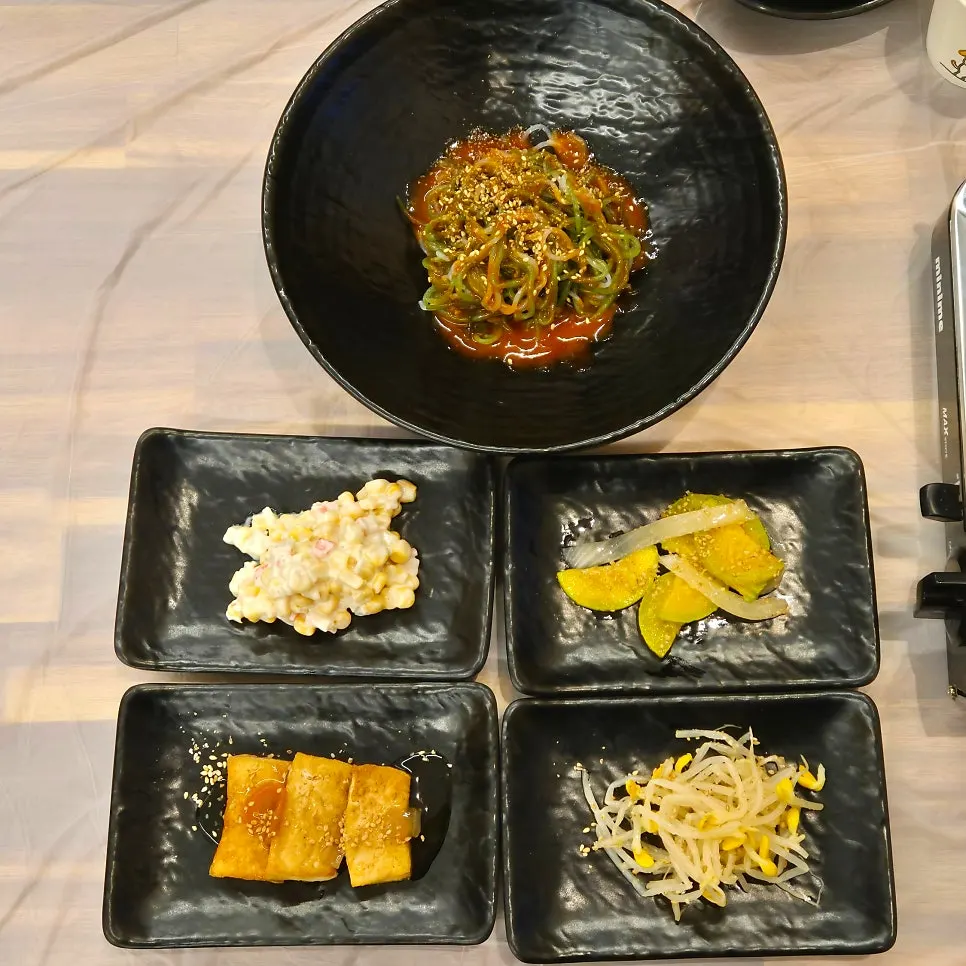 A plate of boneless tongsunsal agujjim