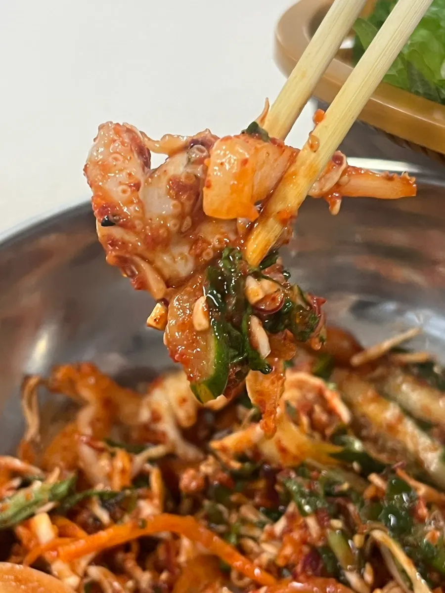 낙지 요리 세 가지 중 한 접시