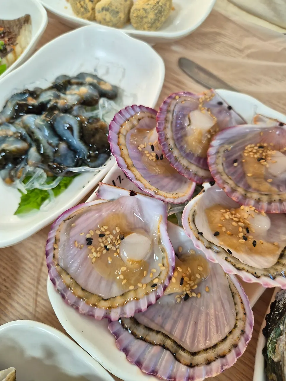 천지수산 한상차림 곁들이 해산물