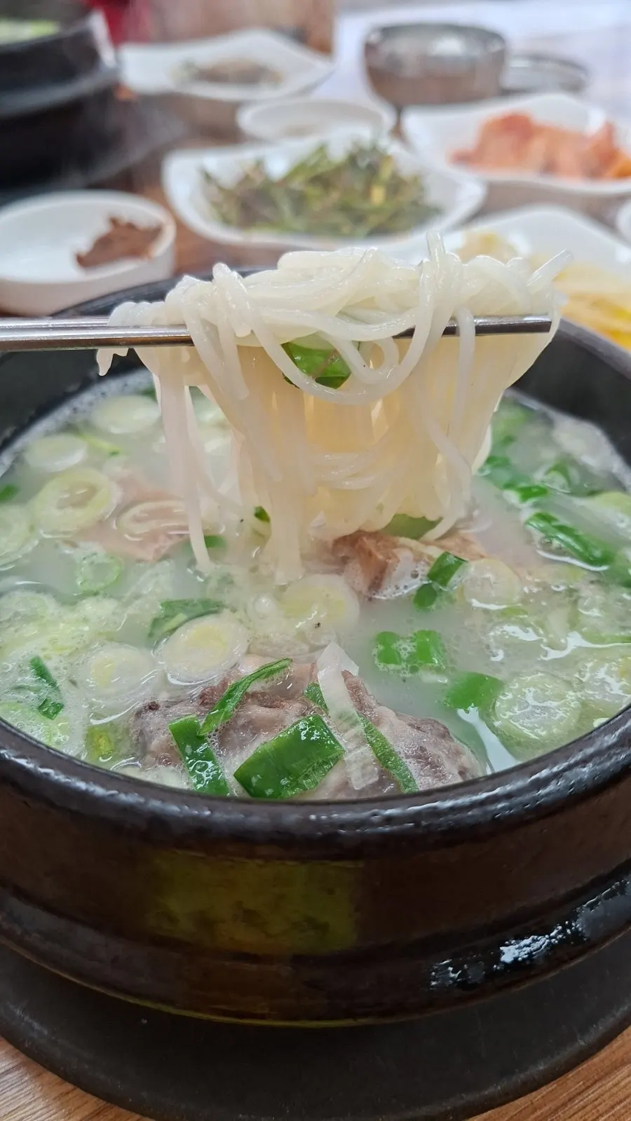 White-broth tail gomtang