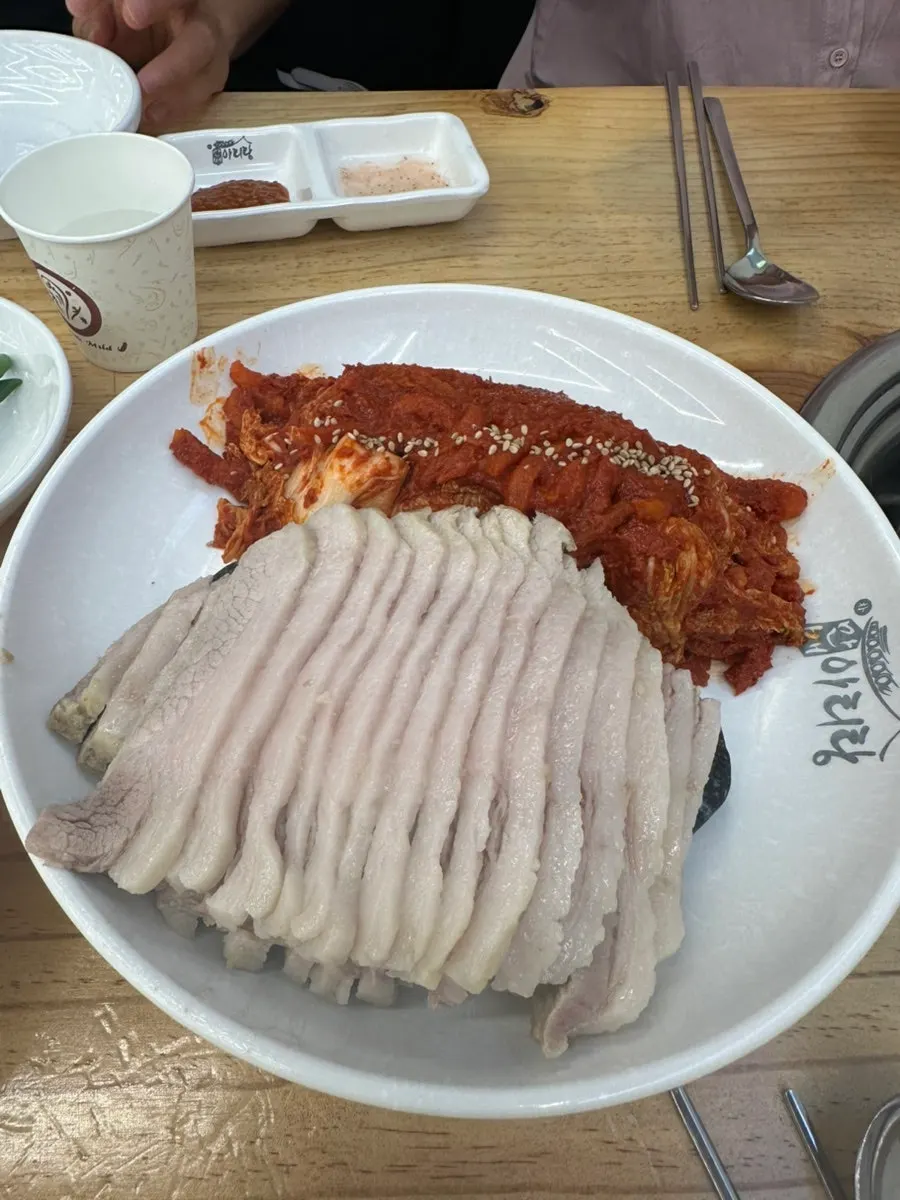 Interior view of Bak Man-bae Arirang Bossam Mokpo Hadang Branch
