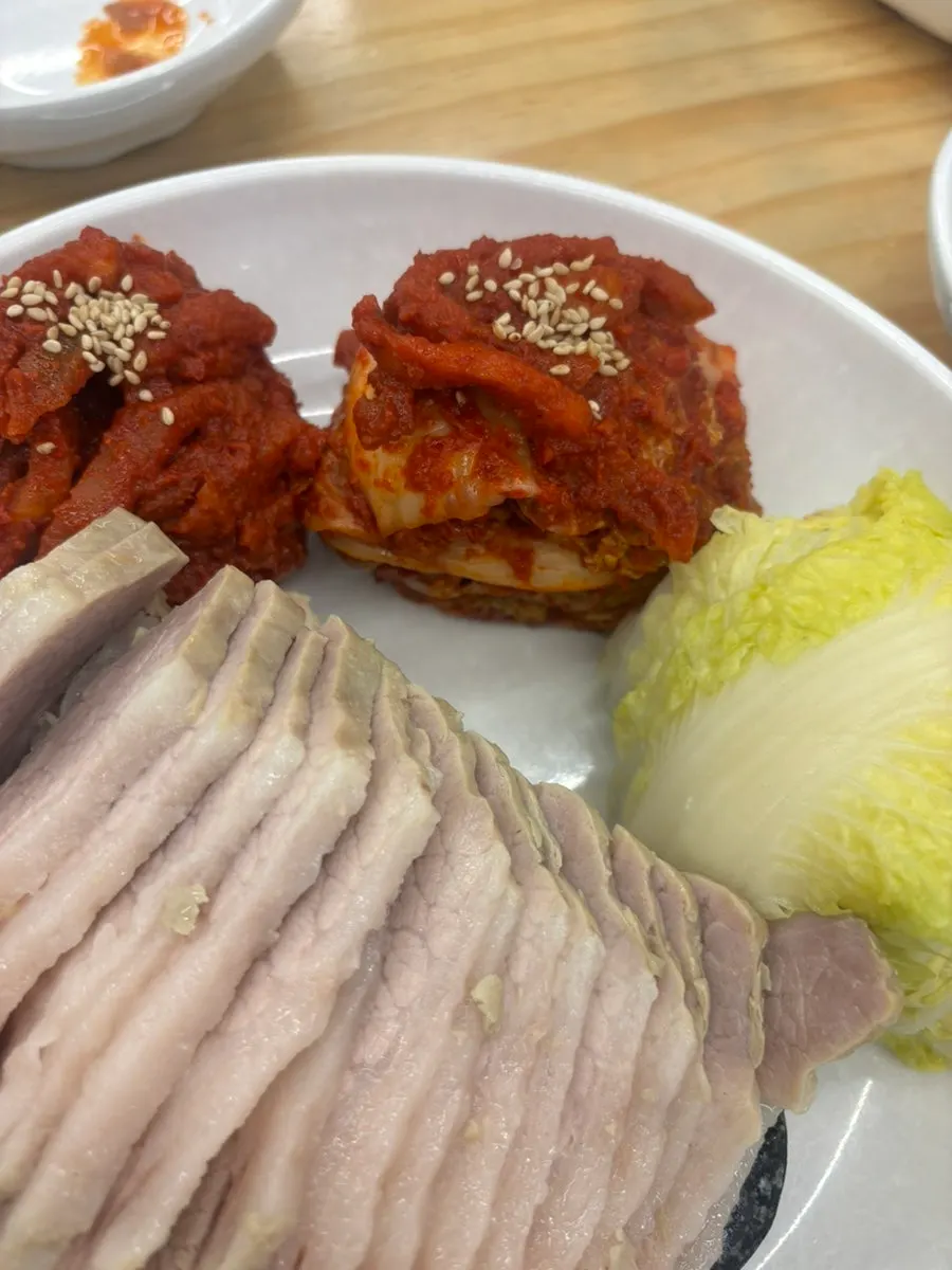 Full spread of the half-and-half bossam