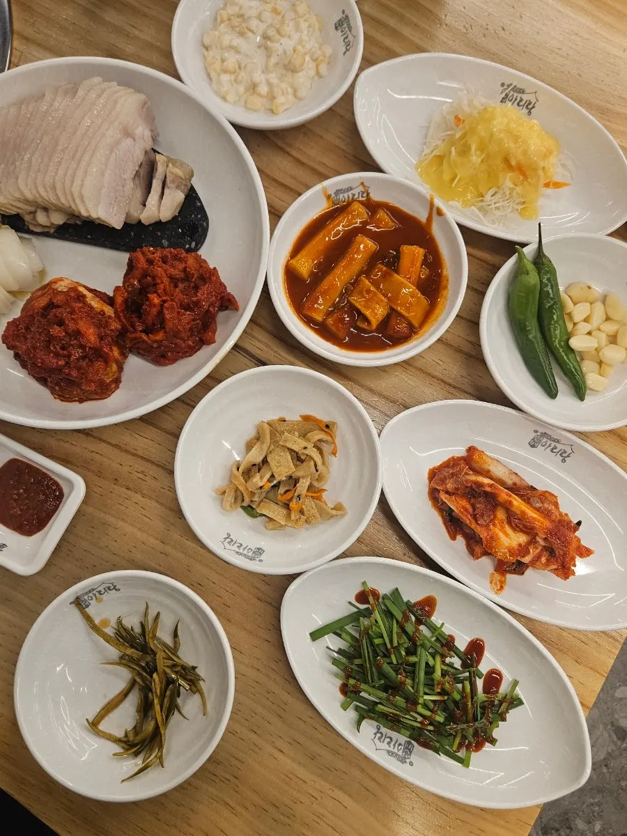 특수부위 가브리살 보쌈 접시