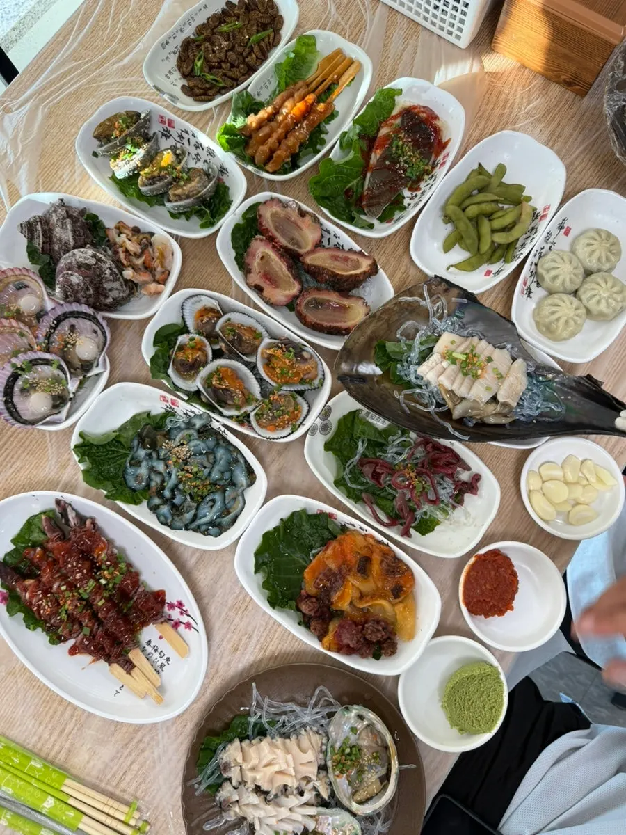 Salad and fried side dishes from the full set