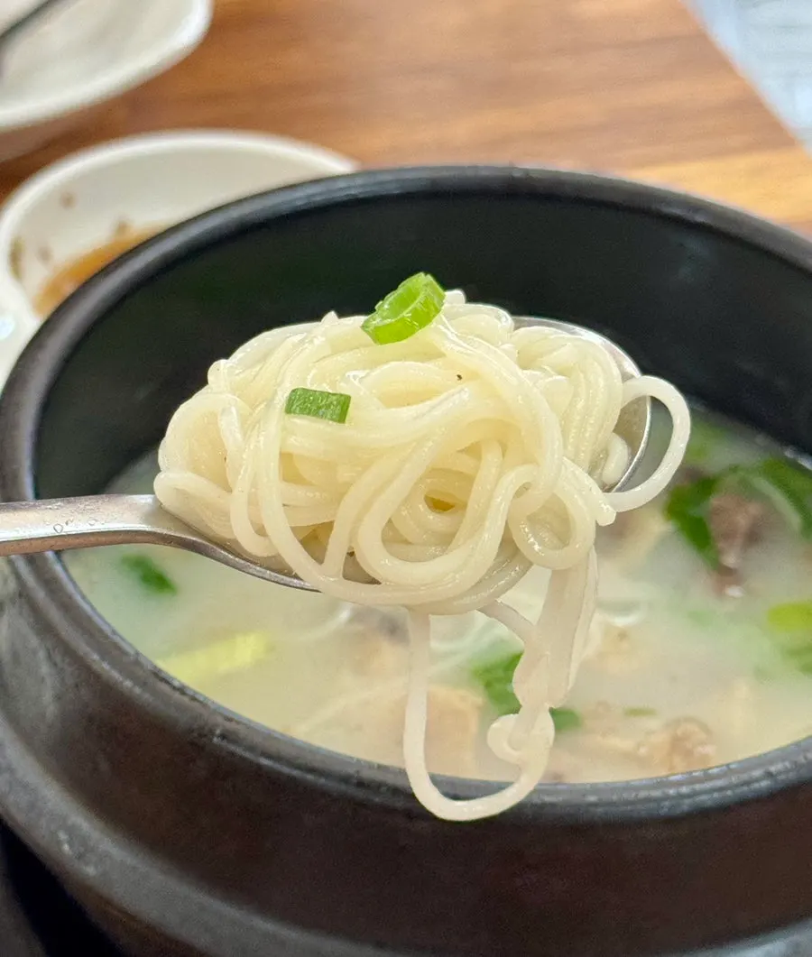 Doganji picked up with chopsticks