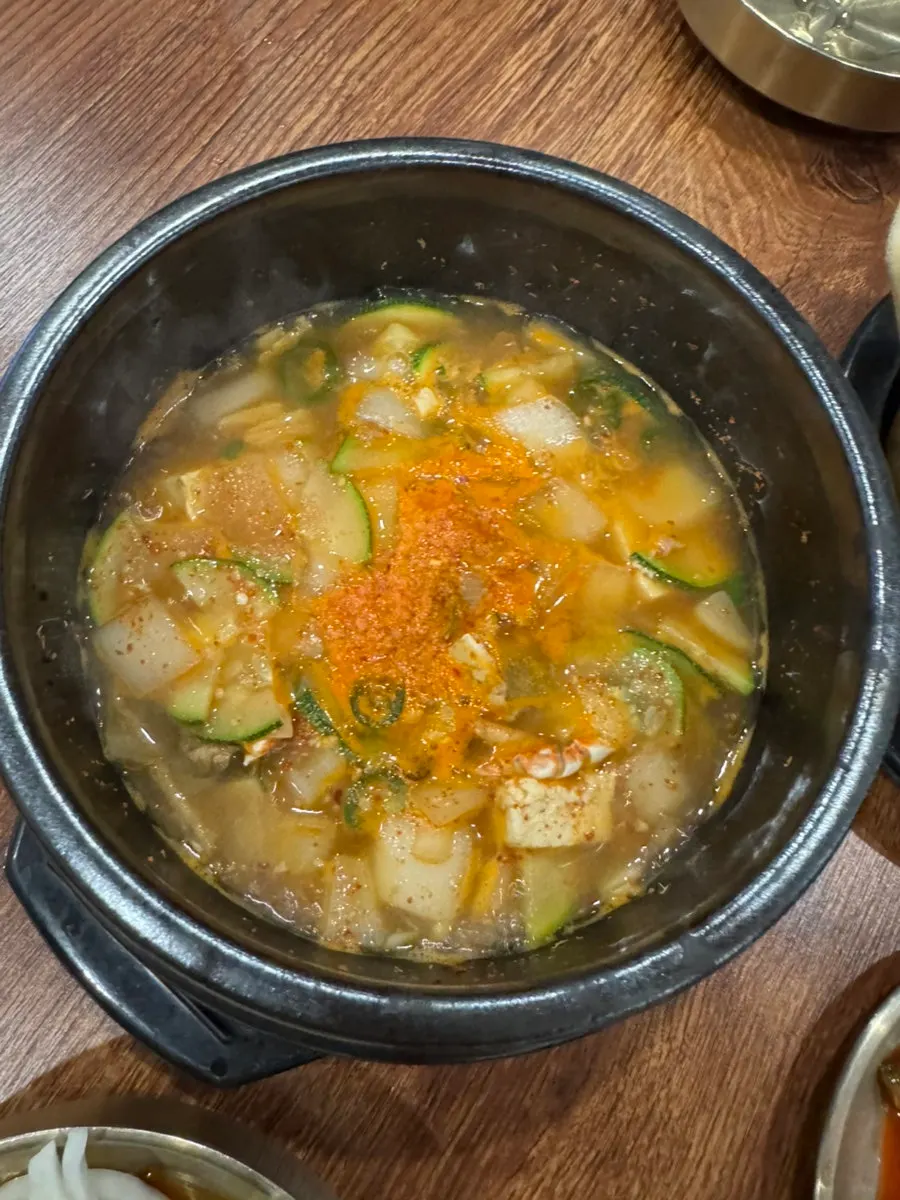 손질해 남은 뼈로 구운 등갈비