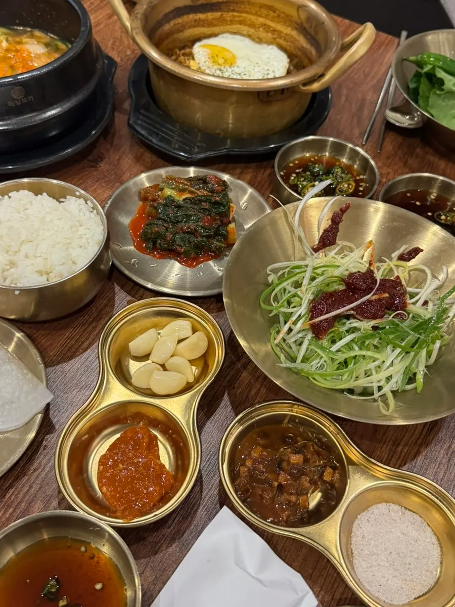 마무리로 먹은 된장찌개와 공기밥