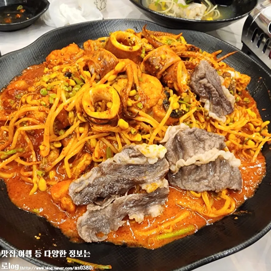 달궈진 돌판에 구워지는 한우차돌박이