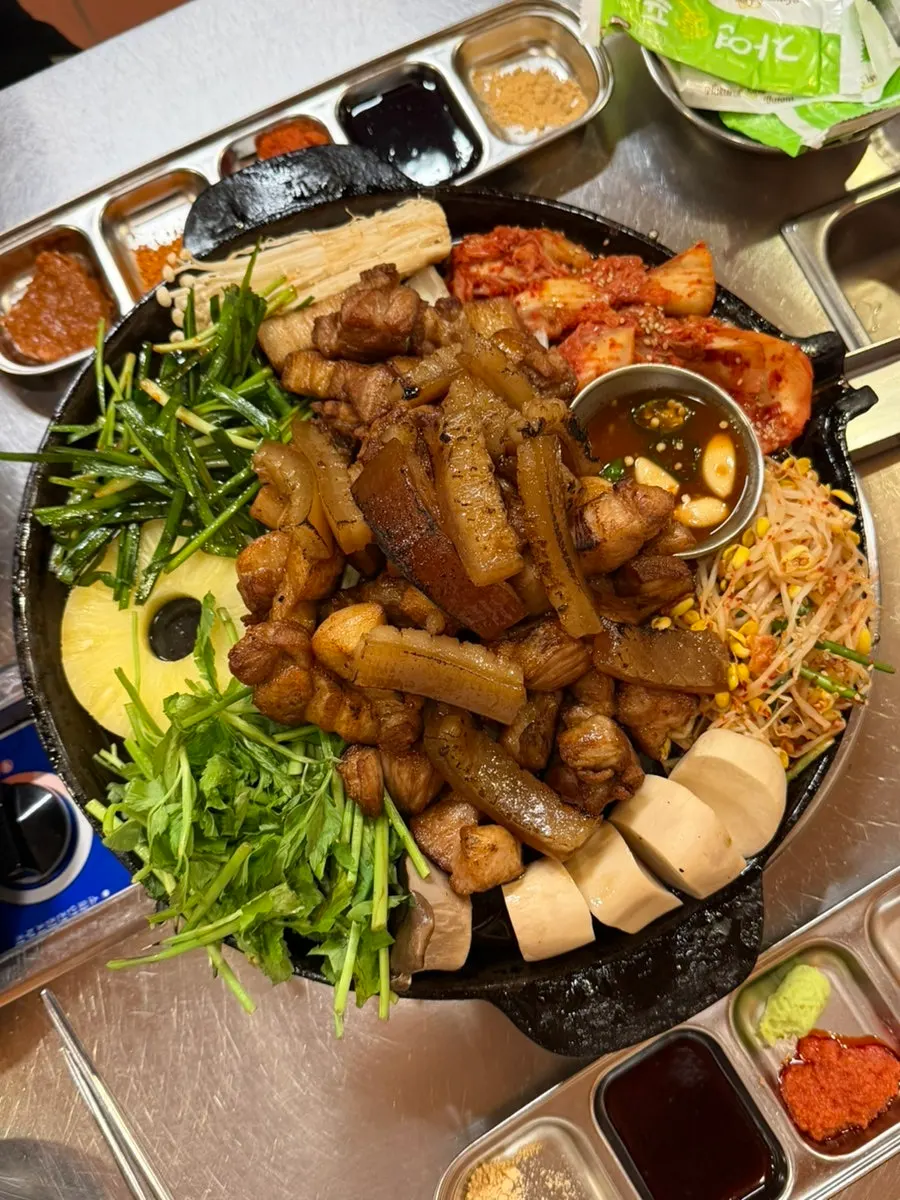 심돈모듬 한판 구이 대 상차림