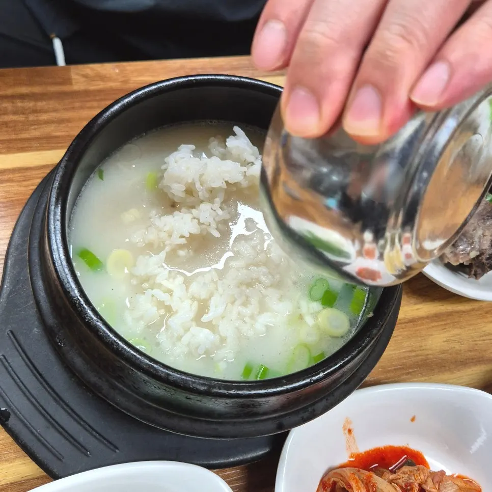 친구 추천으로 찾은 무진장식육꼬리곰탕