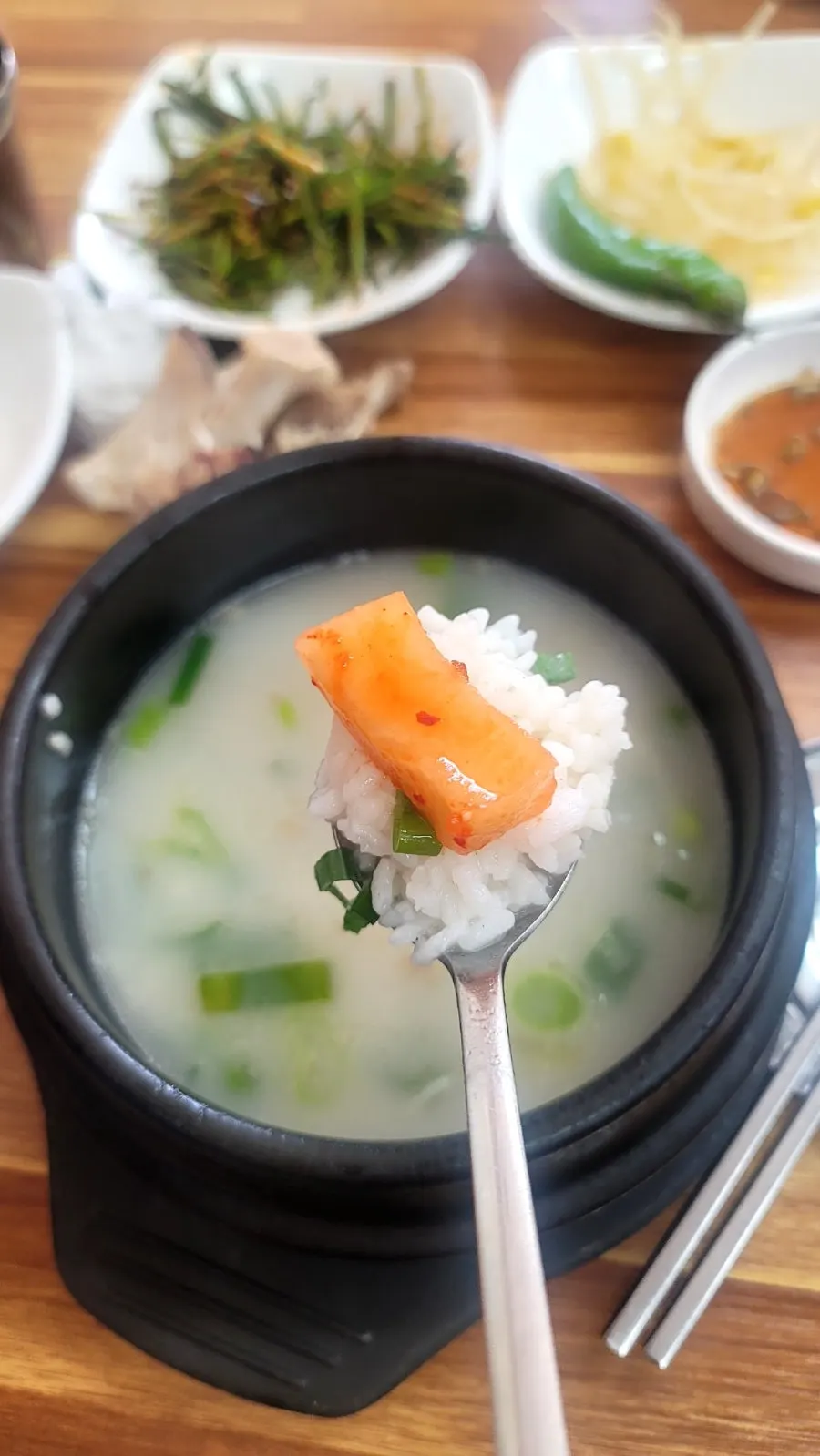 Beef tail soup served with thin wheat noodles