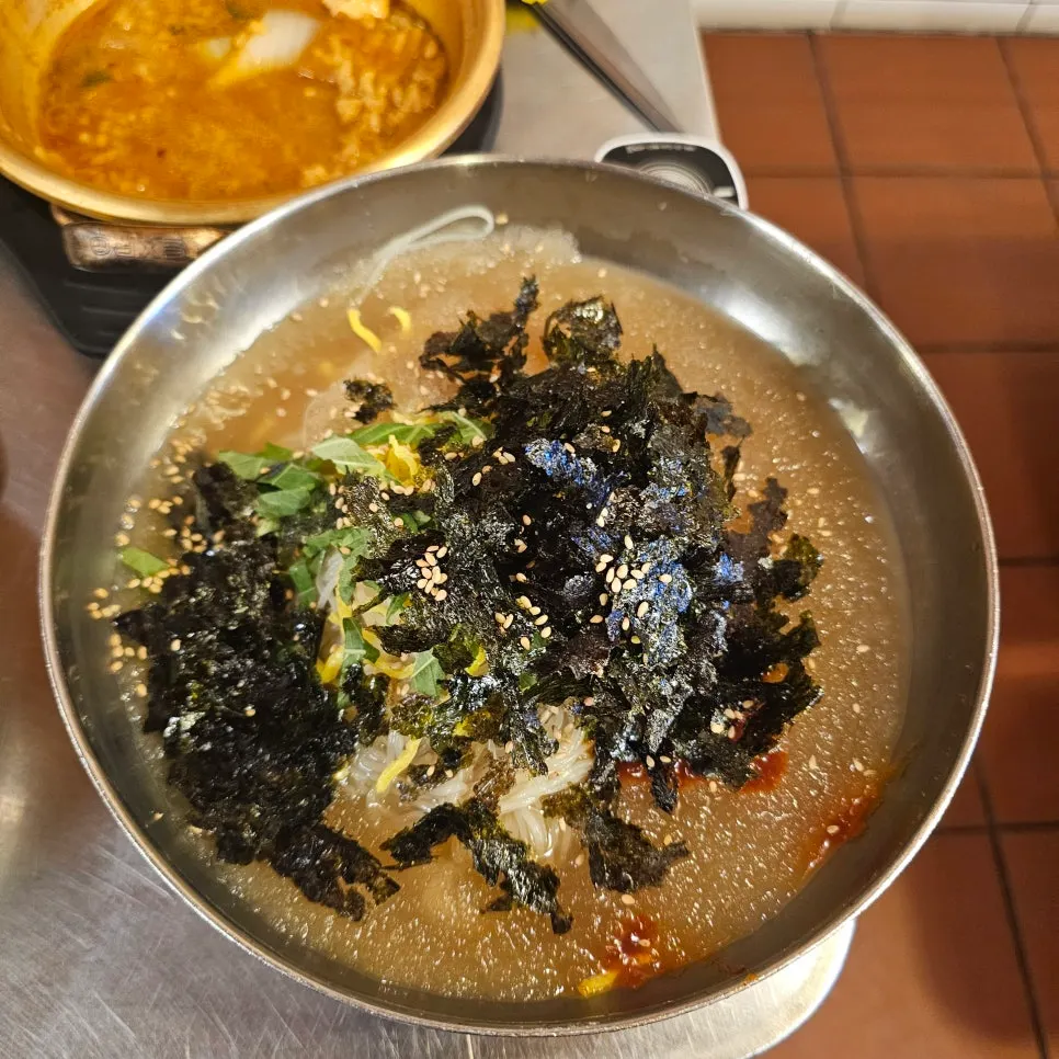Beef-bone milmyeon in clear broth