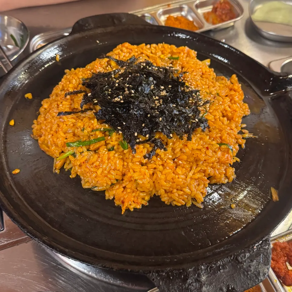 Simdon fried rice made on the platter