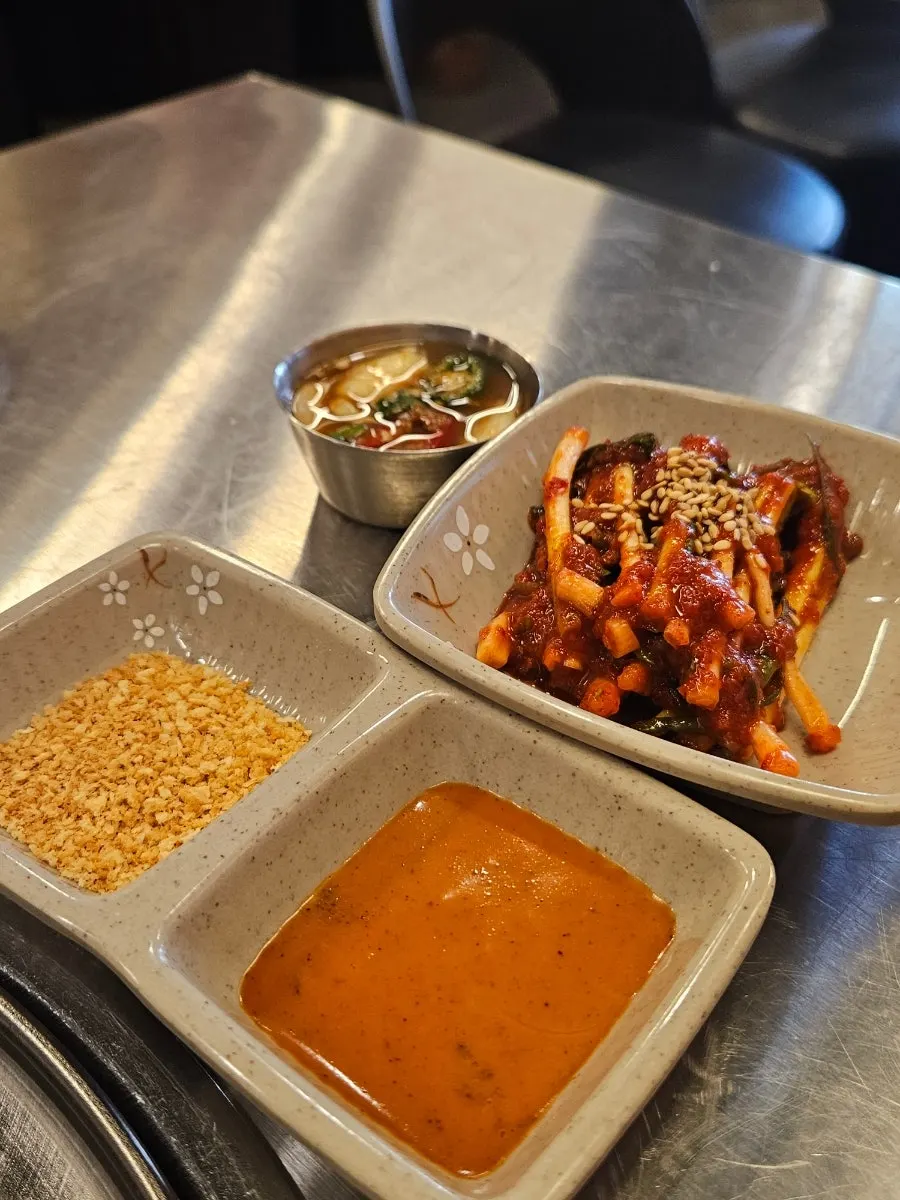 Basic side dish spread at Moksam Hwaro