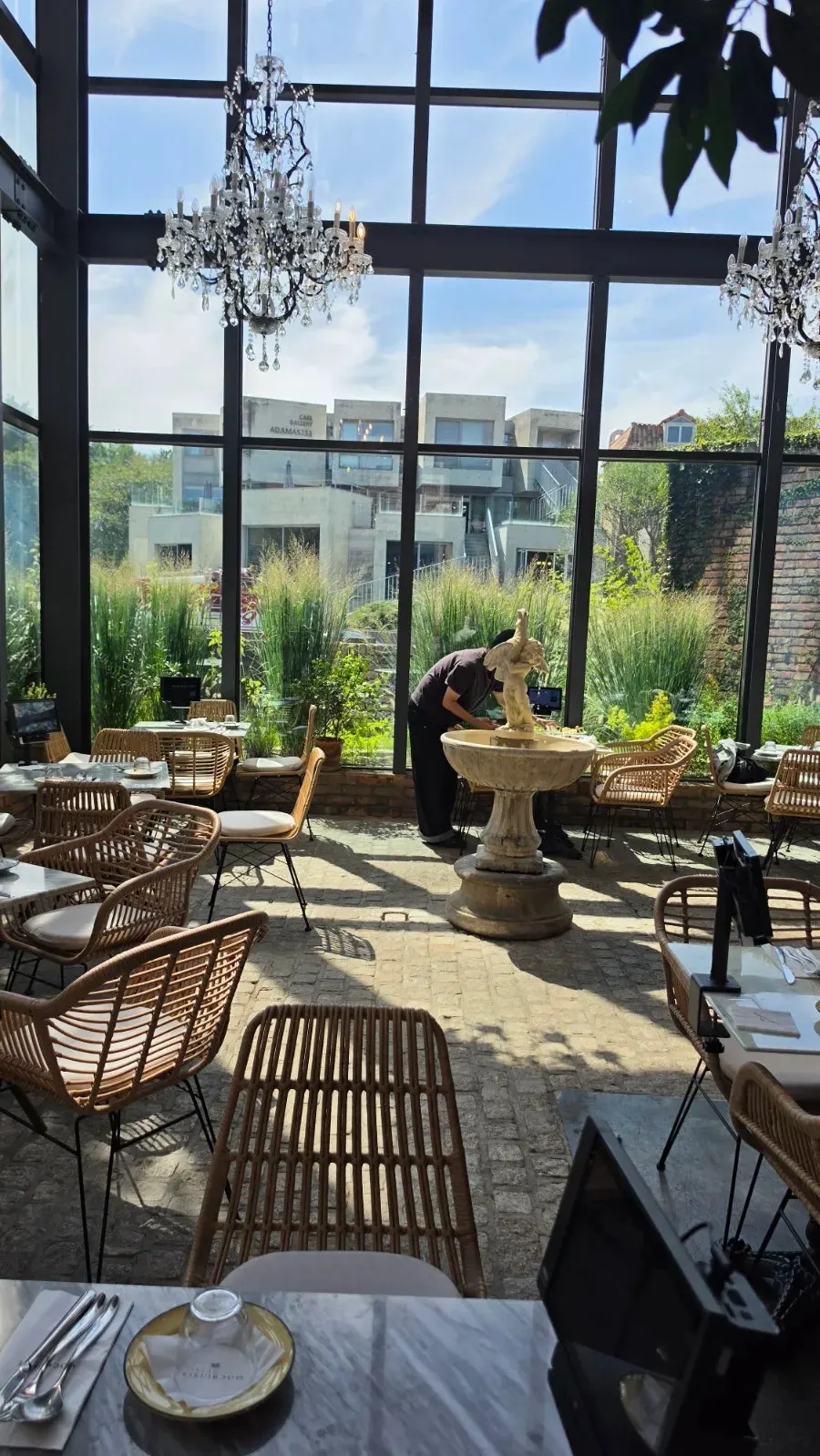 Restaurant seating with friends sitting across from each other