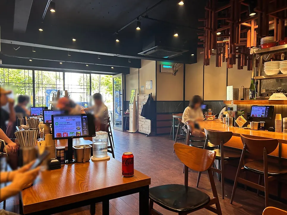 View of the table seating area at Mentsuru