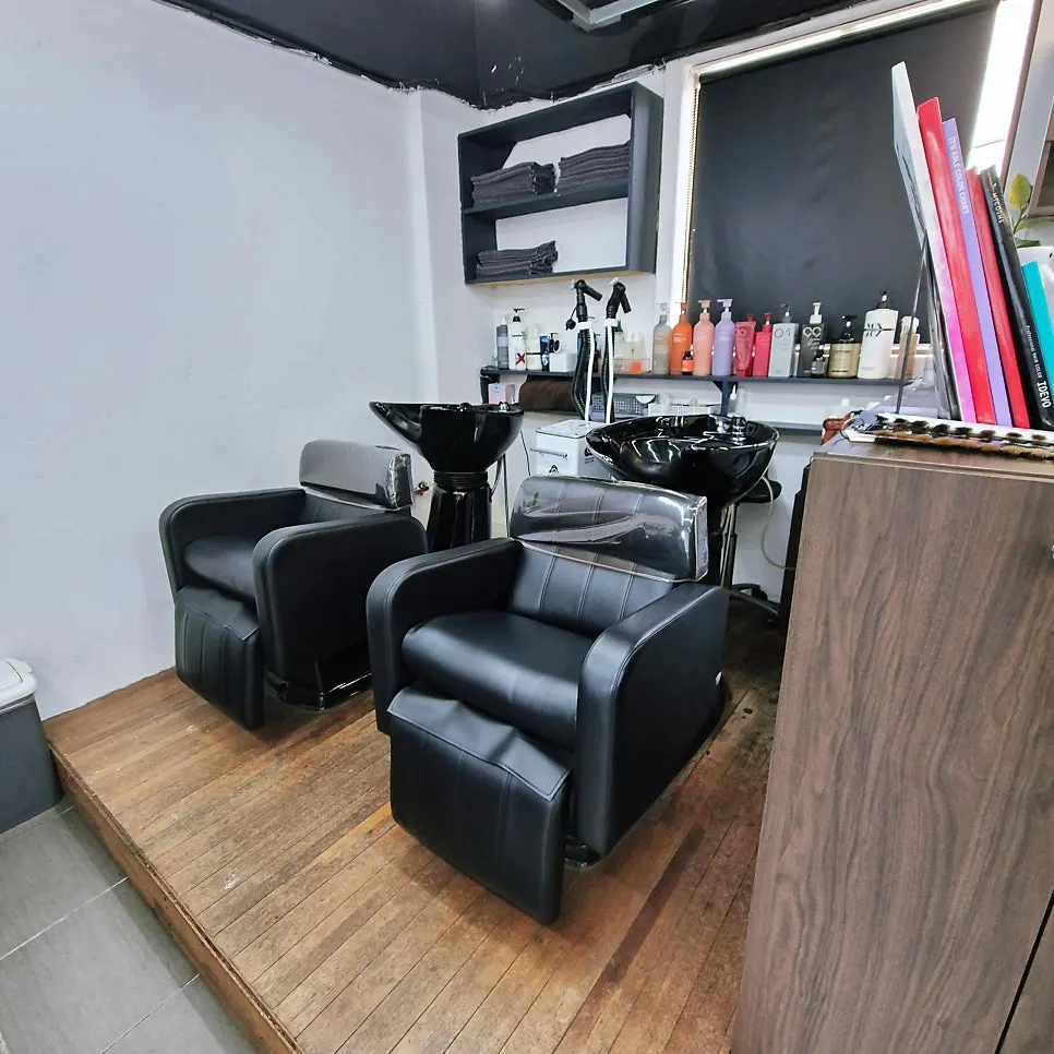Finished style with lifted volume at the crown