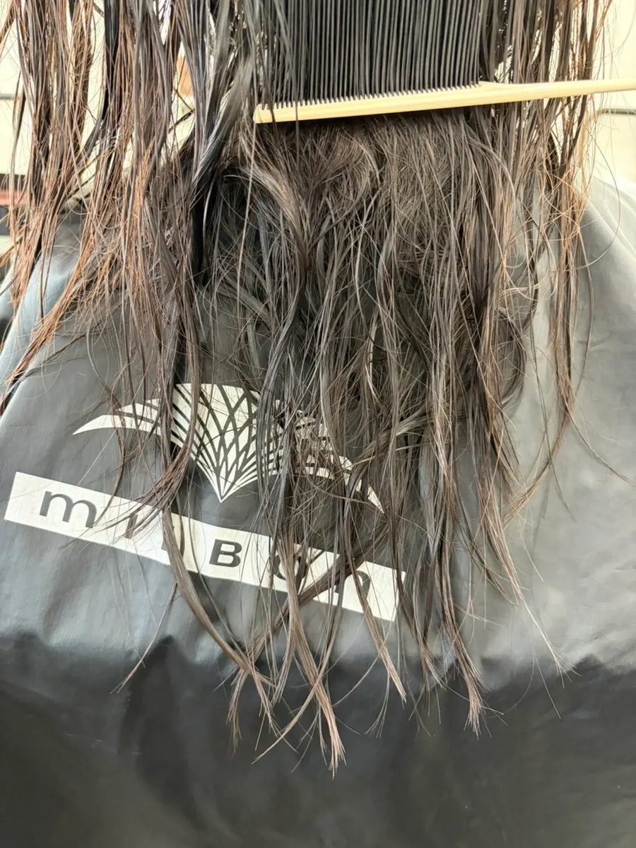 Tangled hair before the clinic treatment