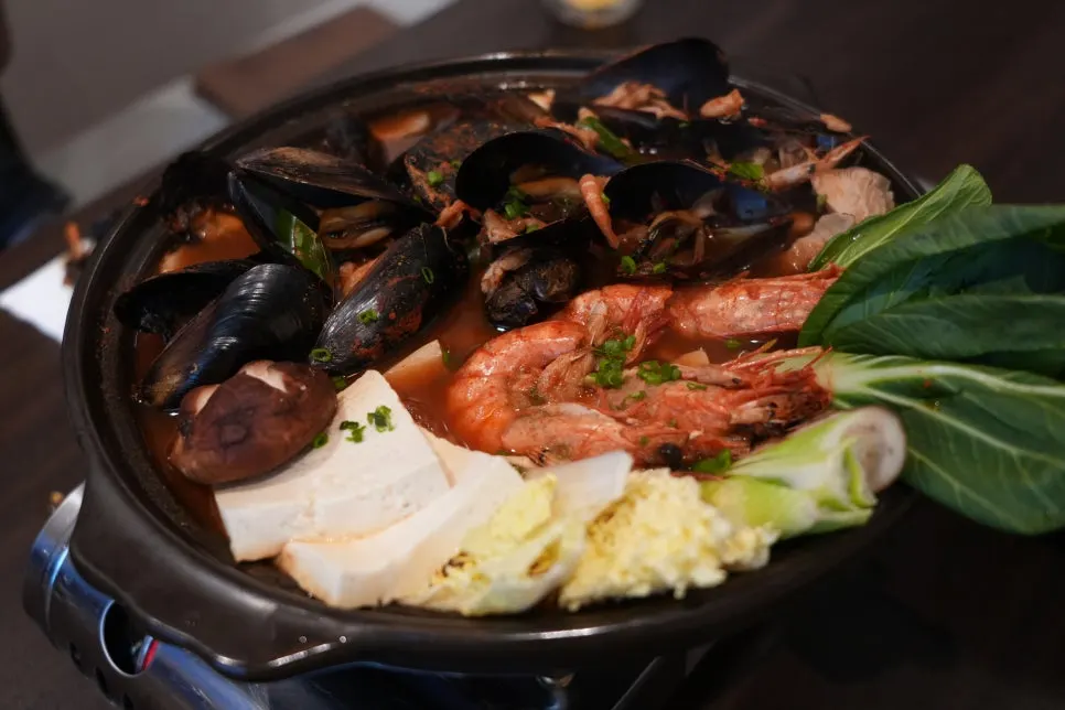 Close-up of the bubbling shrimp nabe