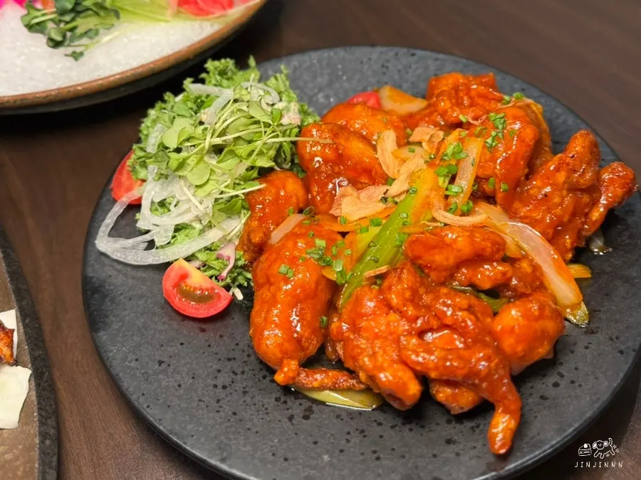 Close-up of the spicy Sichuan-style karaage