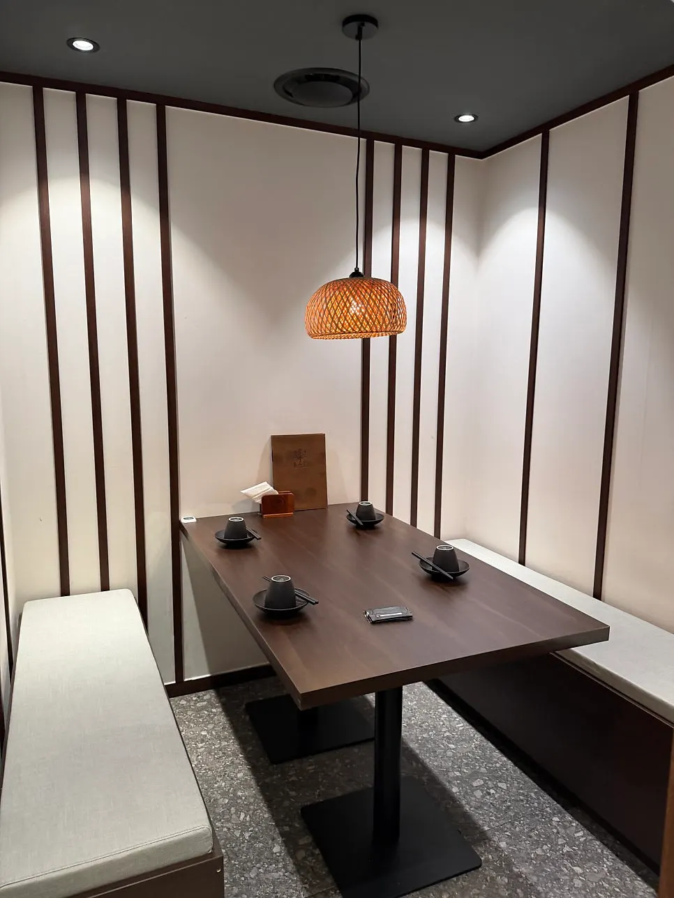Private room seating that can be closed off