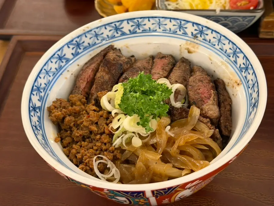 Guide to the donburi menu items