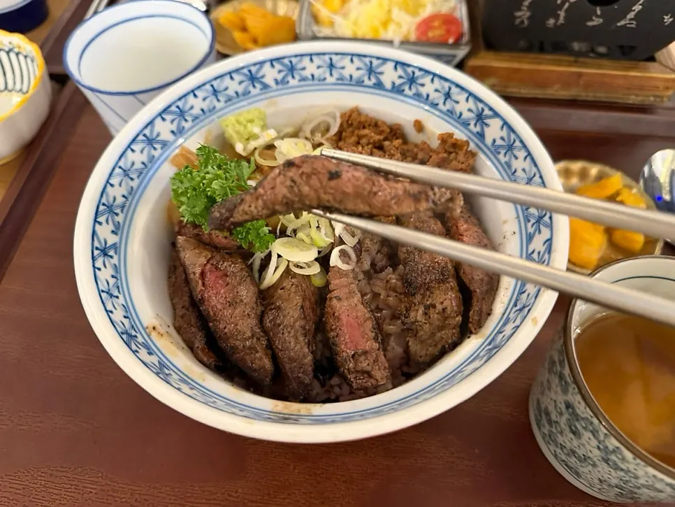 Momo Lab's nakyeopsteak-don topped with hanger steak