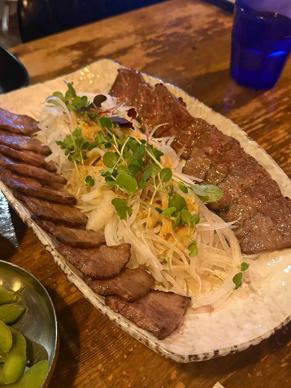 목날 통창 너머 광안대교 야경