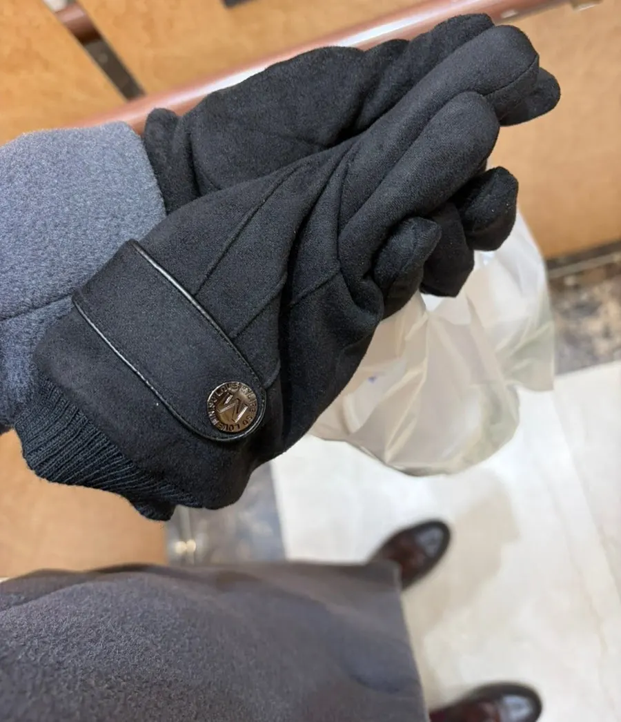 Black suede men's winter gloves