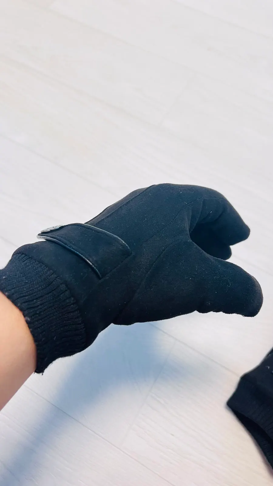 Mongolia winter gloves chosen for everyday use