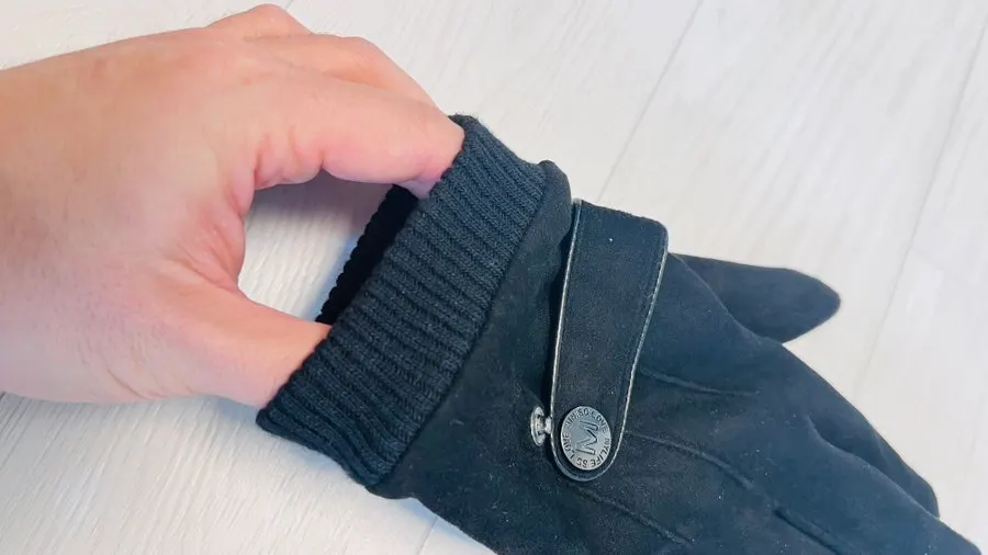 Mongolia winter gloves chosen for everyday use