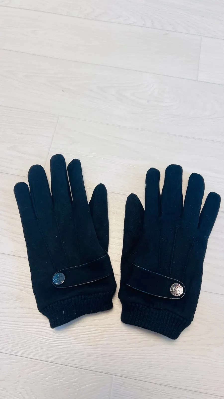 Mongolia winter gloves chosen for everyday use