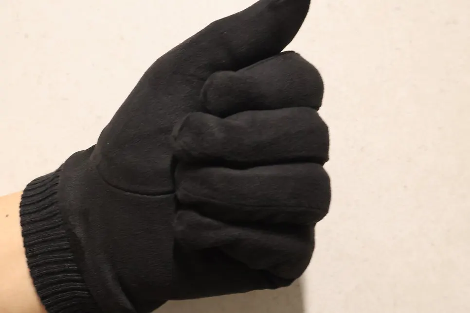 Soft-material winter gloves