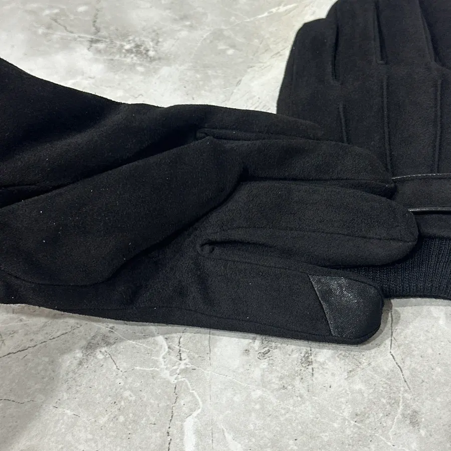Exterior of Mongolia men's winter gloves
