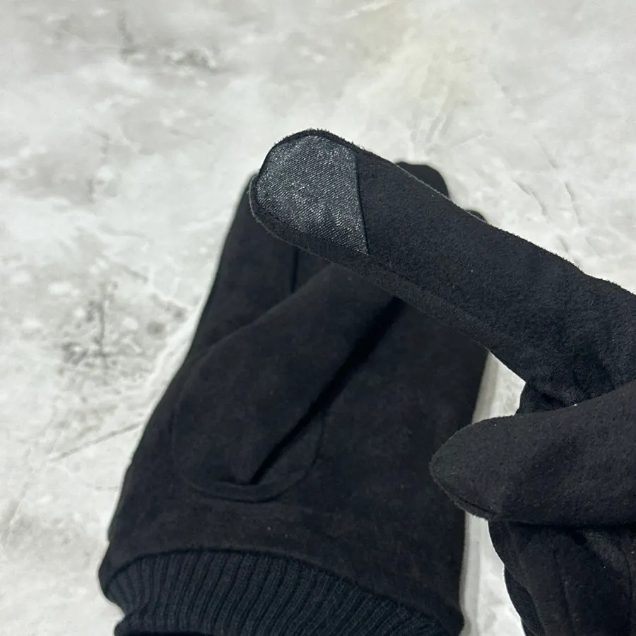 Smartphone touch section on Mongolia winter gloves