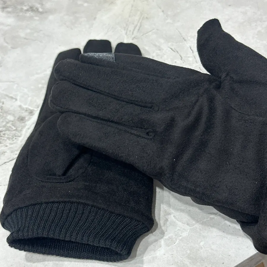 Men's winter gloves with touchscreen functionality