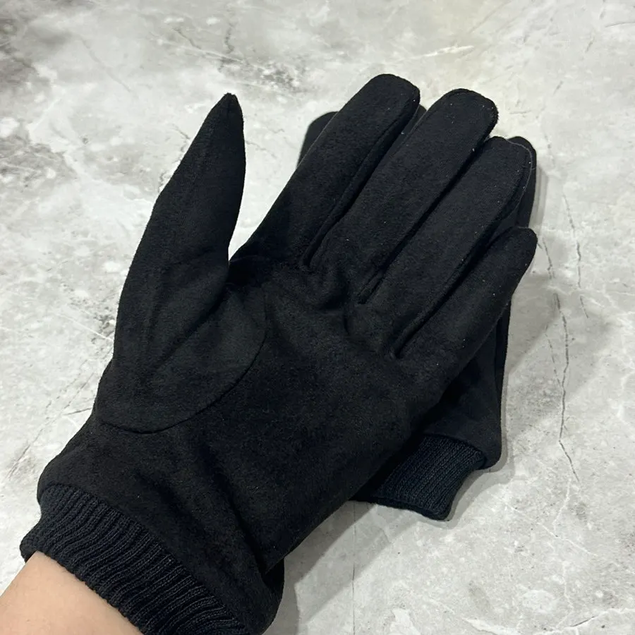 Mongolia men's gloves worn for a winter outing